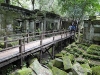 Der fast völlig verfallene Tempel Beng Mealea musste für den Film „Zwei Brüder“ im gewissen Sinne völlig neu erschlossen werden. Regisseur Annaud scheute keine Mühe, tonnenschweres Filmmaterial auf beschwerlichem Weg zum in der Wildnis liegenden Tempel bringen zu lassen. Im Tempel selbst mussten Holzstege gebaut werden (die heute Touristen nutzen) und schließlich wurde aus Käfigen hinaus das wilde Treiben der echte Tiger gedreht (insgesamt hatte Annaud 30 Tiger für seine „zwei Tigerbrüder“).
